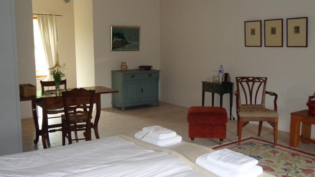 Maison Frankrijk Couloutre Room photo